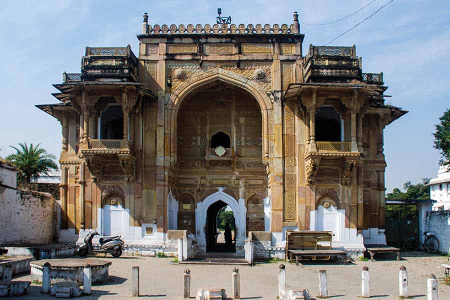 Gateway of Chunar's Dargah Sharif 