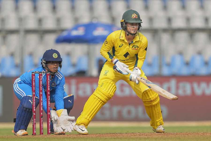 India Vs Australia Phoebe Litchfields Century Powers Australia To 3387 Against India In 1476