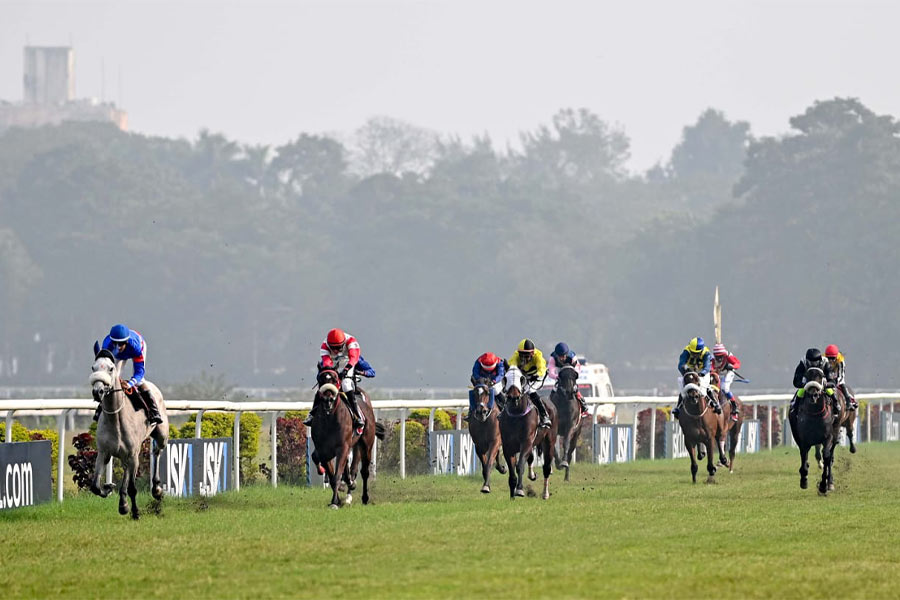 Horse racing at the Kolkata race course embodied the essence of speed, excitement, and strategic anticipation at the New Year’s Day races