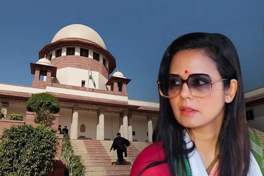 Mahua Moitra | Supreme Court sends notice to Lok Sabha secretary ...