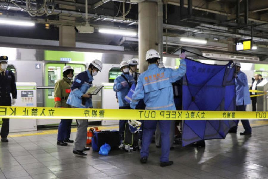 Stabbing Police Arrest Woman Stabbing And Injuring Four Passengers Inside Train At Tokyos