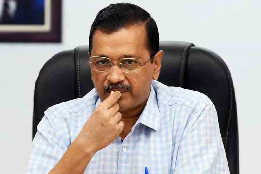 Delhi | ED team at Delhi CM Arvind Kejriwal's residence to serve summons in  excise policy case - Telegraph India