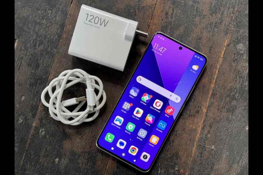The phone comes with a 120W charger which juices up the battery in 20-odd minutes