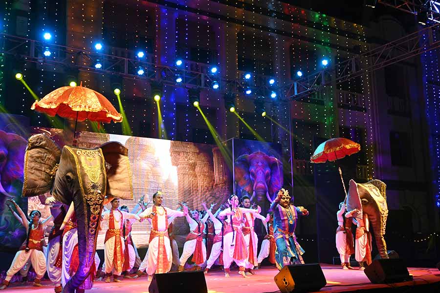 Tamil choreographies lit up the first half of Sangam
