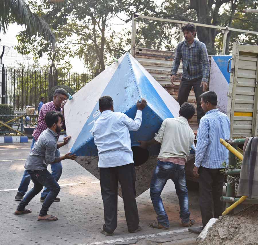 Kolkata Municipal Corporation (KMC) workers set up filter water tanks adjacent to the Brigade Parade Ground for people who are expected to attend a political rally on January 7  