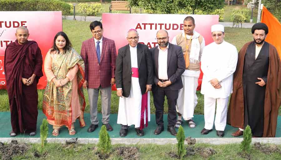 Leaders of all religious faiths assembled on one platform to spread the message of love and harmony and planted 50,000 saplings. The initiative was taken by Senco Gold and Diamonds