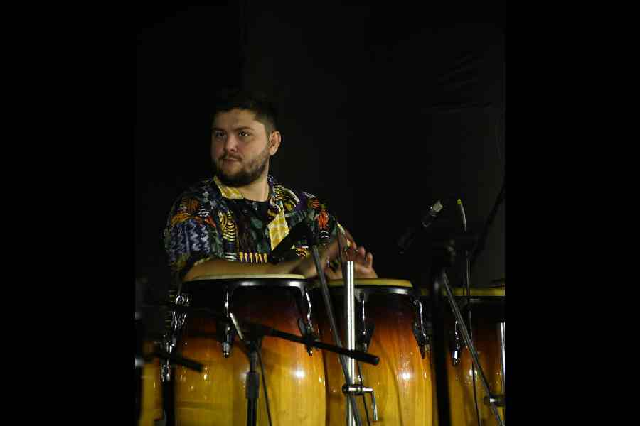 Diogo Carvalho on percussion 