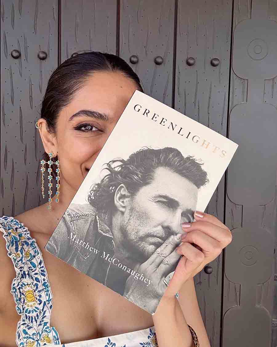Made in Heaven star Sobhita Dhulipala was reading Interstellar actor Matthew McConaughey’s 2020 memoir Greenlights. “Tastes like boisterous laughter and earned freedom. @officiallymcconaughey you are a legend,” she wrote on Instagram about her latest read.