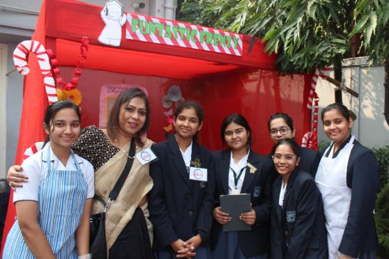 The carnival drew a host of students, parents, alumni, teachers and well-wishers.