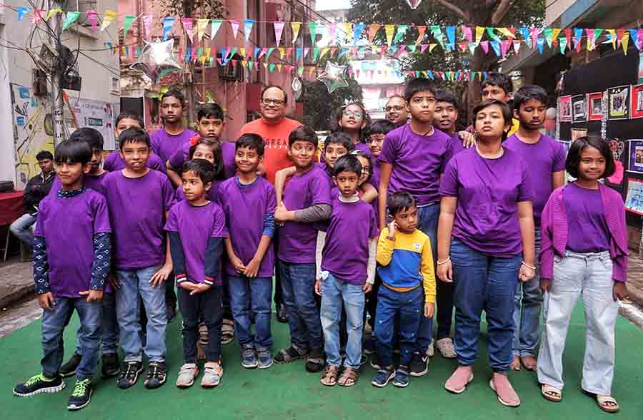 The carnival was inaugurated by actor Rajatava Dutta 