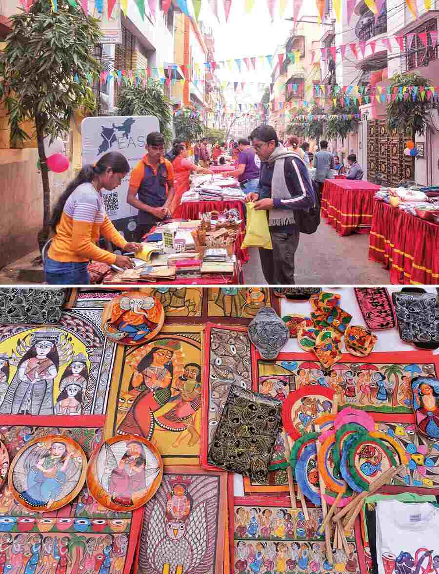 Handicraft stalls were put up by small business owners selling handloom garments, home decor, stationery and other items. Food stalls served up an array of cakes, pastries, chaats, tea, and coffee 