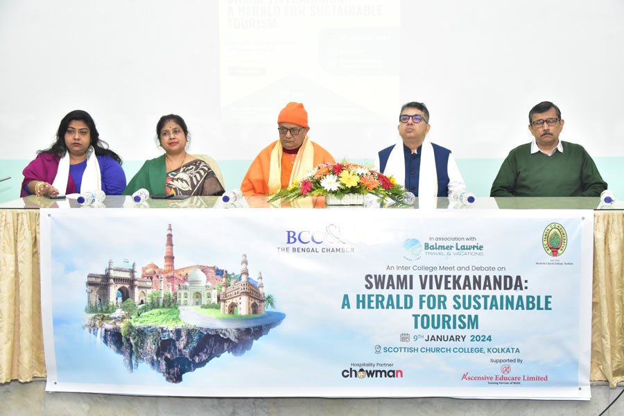 Commemorating 161st Birth Anniversary of Swami Vivekananda an Inter-College meet and debate on ‘Swami Vivekananda: A Herald for Sustainable Tourism’ was organised by The Bengal Chamber of Commerce and Industry along with Scottish Church College on Tuesday. Swami Jnanalokananda Maharaj with other dignitaries like Dr Madhumanjari Mandal, principal, Scottish Church College; Adhip Nath Pal Chaudhuri, co-chairperson, National Tourism Committee, BCC&I were present  