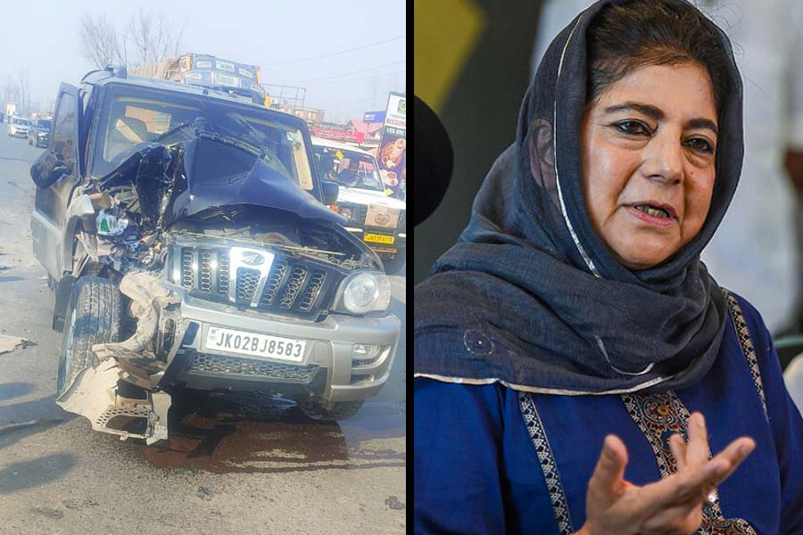 Mehbooba Mufti | Narrow escape for PDP chief Mehbooba Mufti as car meets  with accident; driver, PSO hurt - Telegraph India