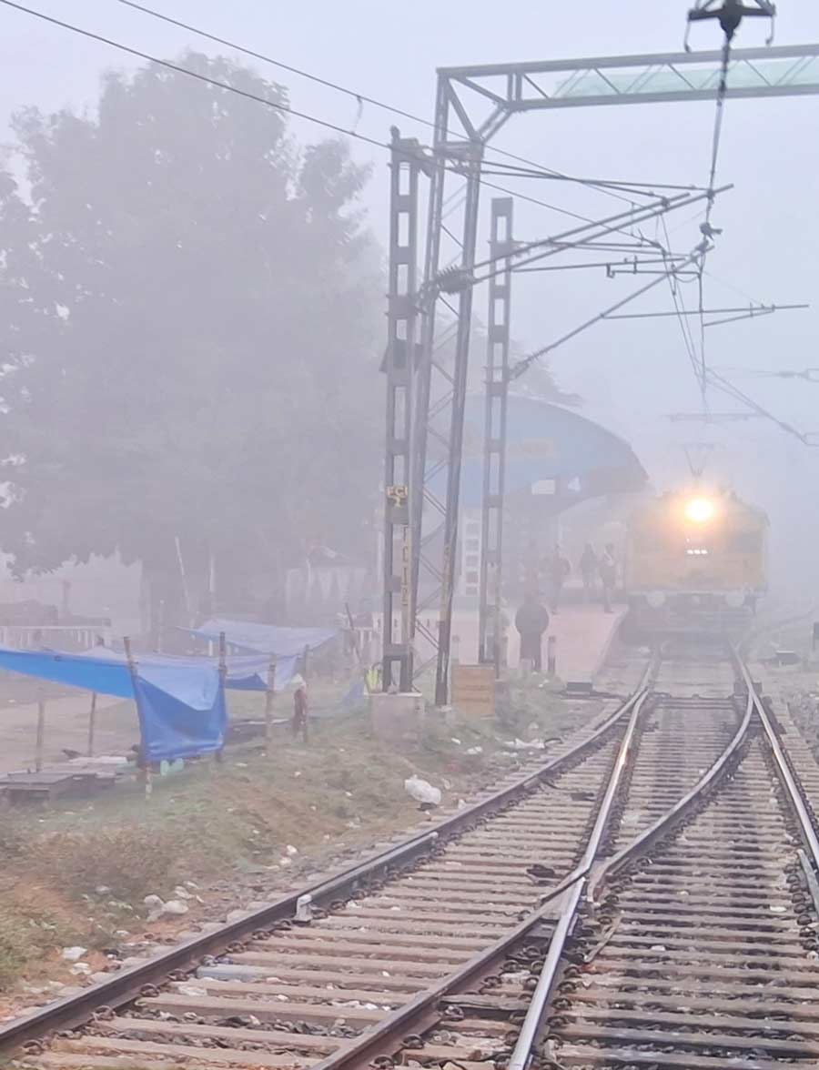 A thick blanket of fog shrouds the Kalyani station area in Kolkata on Friday morning. The India Meteorological Department (IMD) has predicted rainfall in several parts of West Bengal, including Kolkata from January 16 to 18, because of an approaching western disturbance from western Himalayan region and moisture incursion from Bay of Bengal   