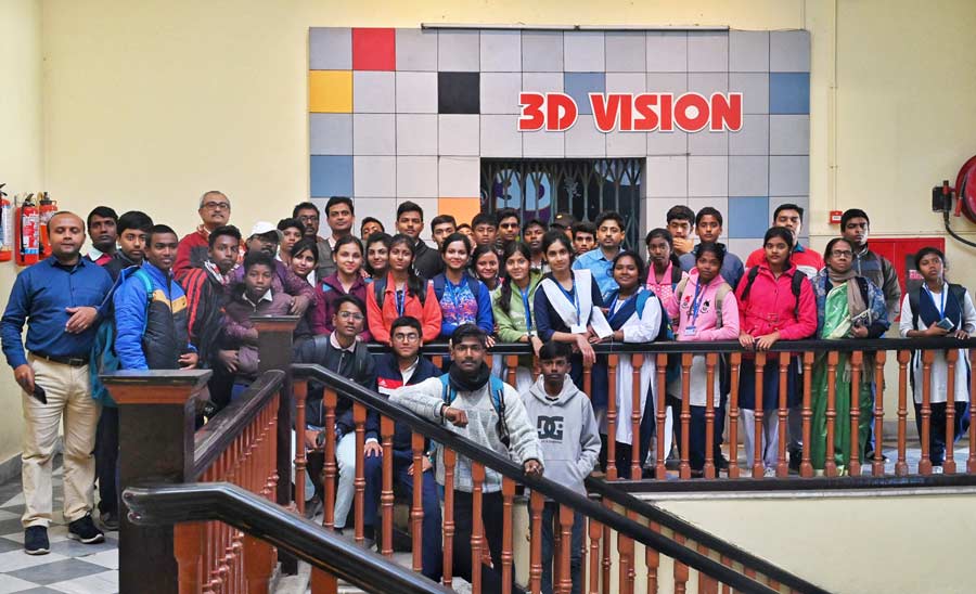  Students of the Kalna Kansra High School and their teachers visited the Birla Industrial and Technological Museum in Kolkata for an educational tour on Saturday. BITM is the first science museum in the country under the National Council of Science Museums, ministry of culture