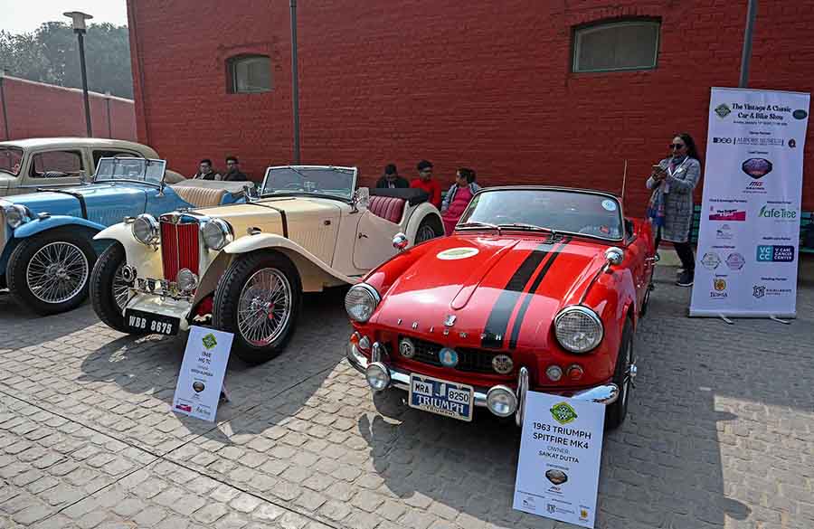 This particular car was formerly owned by Bollywood actor Jackie Shroff. The Triumph Spitfire MK4 from 1963 is a beauty to look at and even more lovely to drive. This classic car was restored by participant Saikat Dutta and offers a delightful driving experience. A genuine head-turner, the Spitfire holds significance in the evolution of sports cars. It challenges preconceptions of what we associate with the Triumph brand, typically known for its two-wheelers. This beauty proves that Triumph’s expertise extends seamlessly to four-wheeled masterpieces too