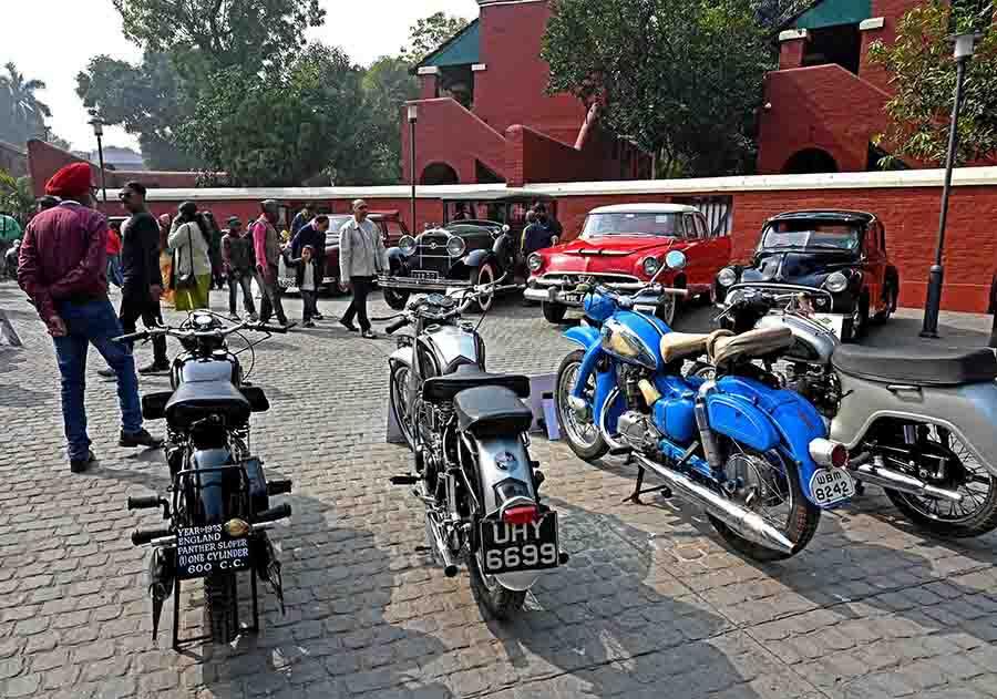 The bikes, too, weren’t far behind. The 1923 Panther Sloper, a 600cc model, engaged onlookers who marvelled at the idea of such powerful engines made a hundred years ago. Owned by Afzal Hossain, this bike stood out as the oldest among the displayed motorcycles, with only the Stoewer surpassing its age among all the vintage wheels showcased