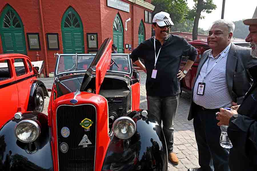 A touch of cinematic history graced the show with the presence of the 1935 Ford 10 Tourer, once driven by matinee idol Uttam Kumar in the film ‘Shudhu Ekti Bachhar’. This timeless beauty, now owned by participant Ranajit Gooptu, has transcended generations, becoming a cherished family heirloom. As the third-generation custodian, Ranajit shared, “This car is like a family member. Even the mechanics, who keep the car running, hail from the same family and he is even more possessive about it,” said Ranajit