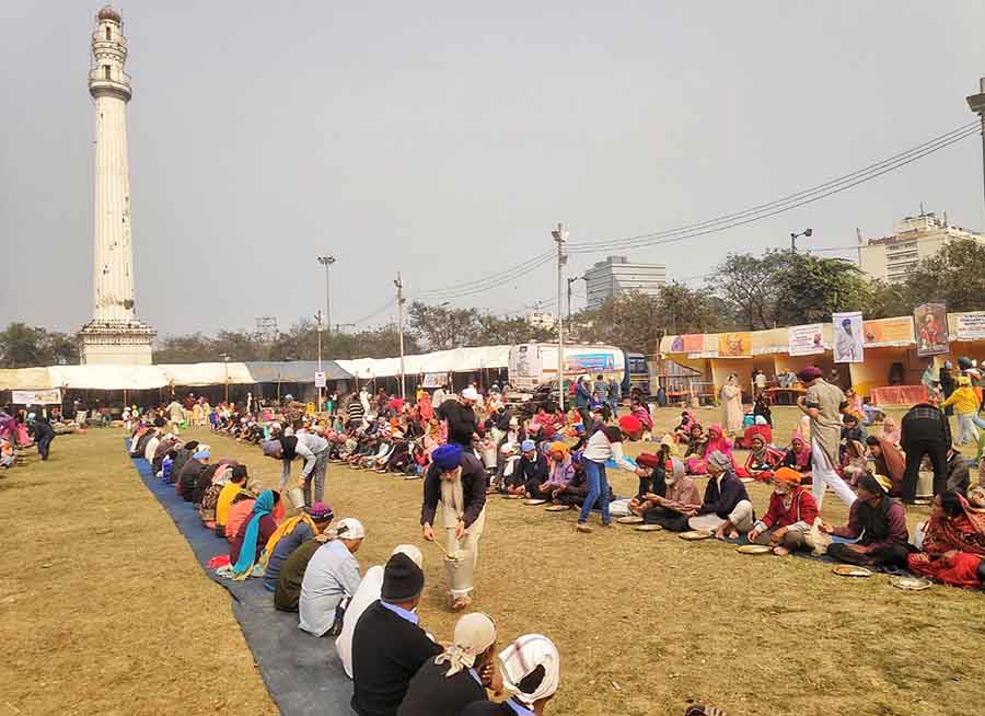 A langar was organised at Sahid Minar Maidan on Wednesday on the occasion of Guru Gobind Singh Jayanti  