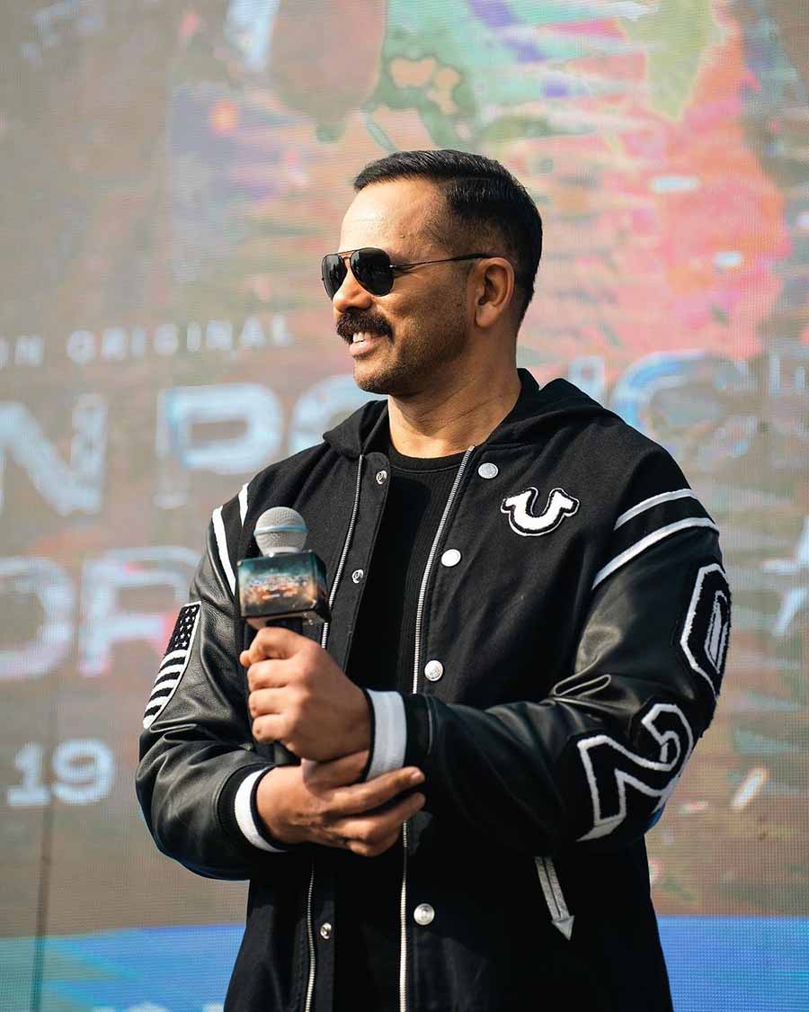 Rohit, who is making his OTT debut with Indian Police Force, looked dapper in black as he spoke to fans.  