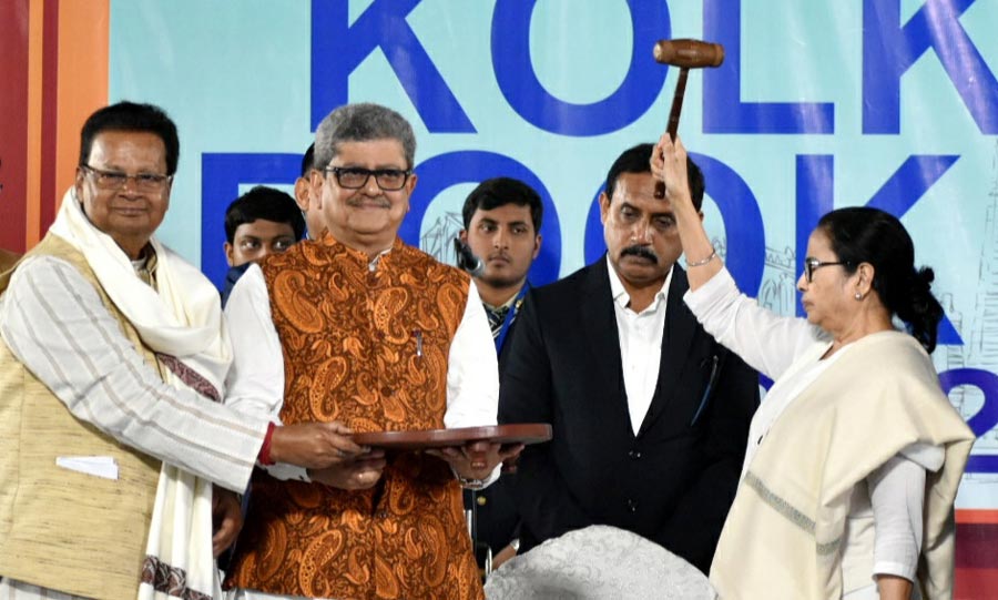 Chief minister Mamata Banerjee inaugurated the 47th International Kolkata Book Fair on Thursday in the presence of Tridib Chatterjee, president of Publishers and Booksellers Guild; Sudhanshu Sekhar Dey, general secretary of the guild, mayor Firhad Hakim and others  