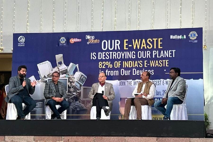 (L-R) Nandan Mall, founder, Hulladek Recycling, Ravi Gupta, chairman, RG Cellulars, Ankur Chaturvedi, associate vice- president - health safety and environment, Emami, Anjan Fouzdar, senior environmental engineer, Pollution Control Board, and Jitendra Lakhotia, founder, LAPITUP, take part in the panel discussion at City Centre.