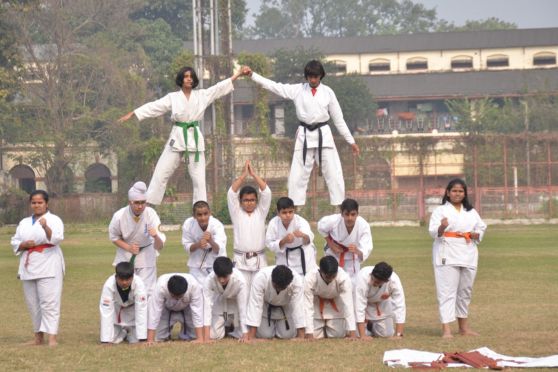 A glimpse from the karate skills display spectacle. Overall, the athletic spectacle transcended boundaries, welcoming students, parents, teachers, non-teaching staff, ex-students of the school, and the SITAARE (evening school) students. 