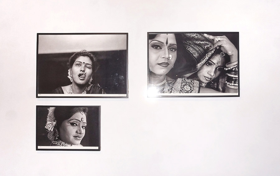 In the Sarala Birla gallery on the first floor, visitors can marvel at a beautiful exhibition of photographs by Sudharak Olwe, capturing the lives of Lavani dancers from Mumbai, Maharashtra