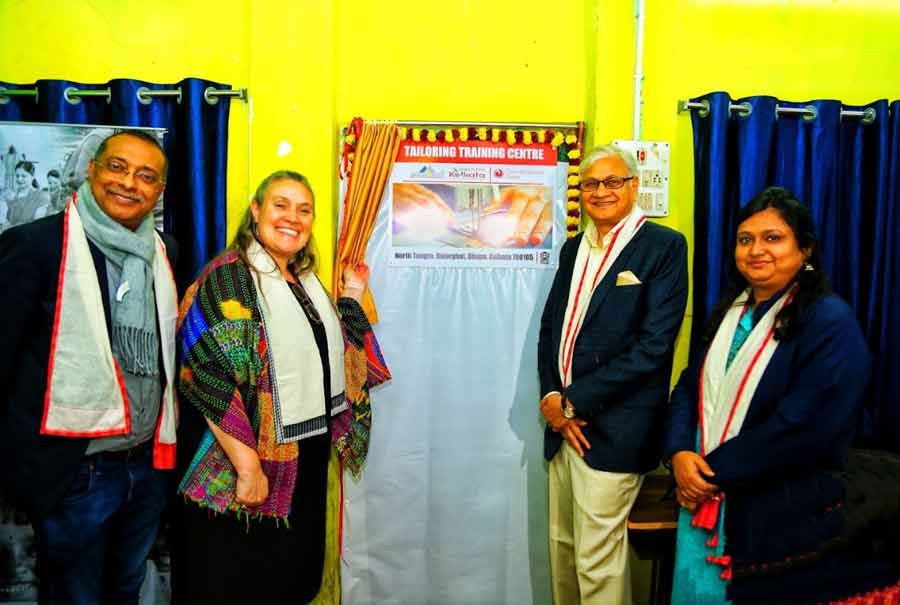 Ashish Ghosh, TdH Suisse; Melinda Pavek, US consul-general; Sushil Mohta, chairman, Merlin Group; Somjita Chakraborty,  DRCSC unveiled the Tailoring Training Centre for women living in urban slums. The centre was set up by Merlin I AM Kolkata, a CSR arm of Merlin Group  