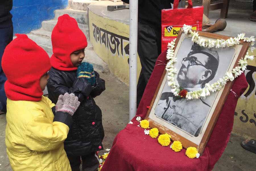 In pictures: Kolkatans pay tribute to Netaji Subhas Chandra Bose on his 127th birth anniversary