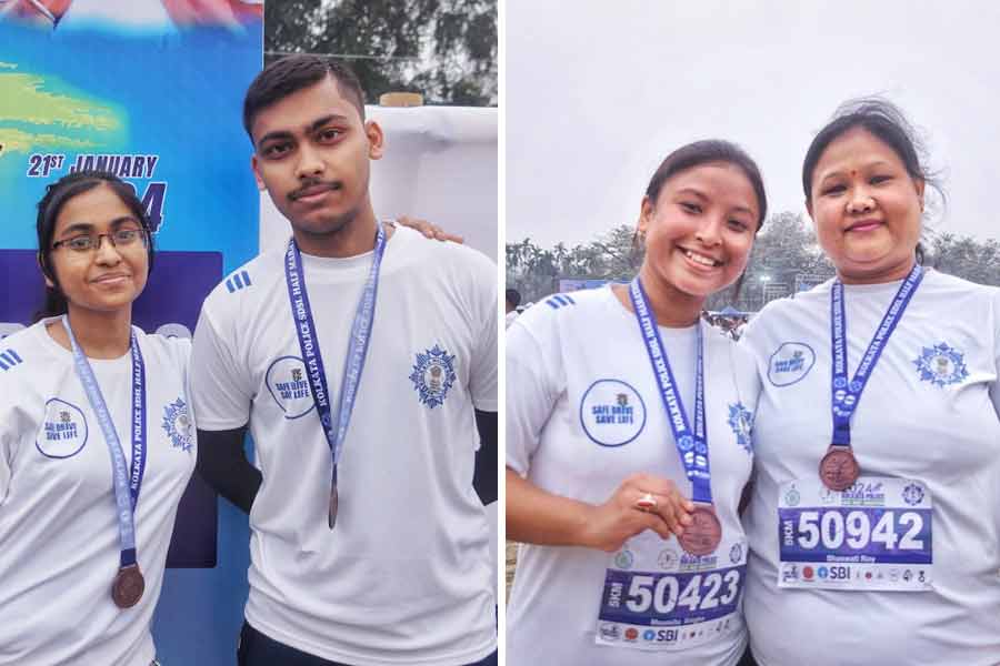 L-R: Aishani Basu and Suvankar Saha ran the 5km stretch, and family members of Kolkata Police personnel, Moumita Singha and Bhaswati Roy found a running partner in each other