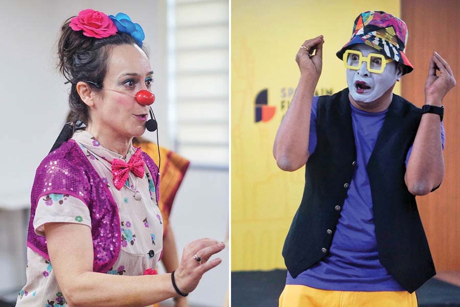 While (L-R) Monica Santos enthralled kids with a clowning show, Kunal Motling left everyone speechless with his mime act. 