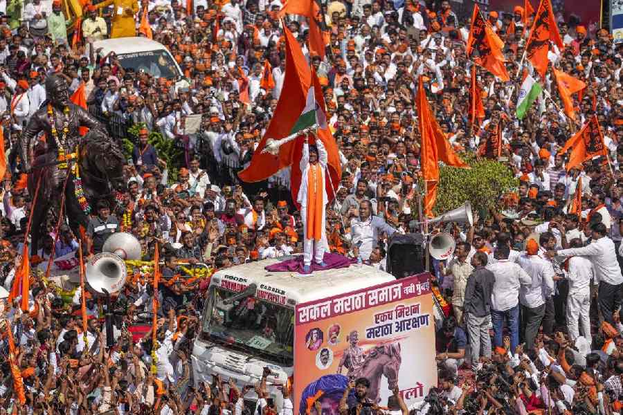 Maratha Quota | Manoj Jarange Halts At Mumbai's Doorstep, Makes New ...