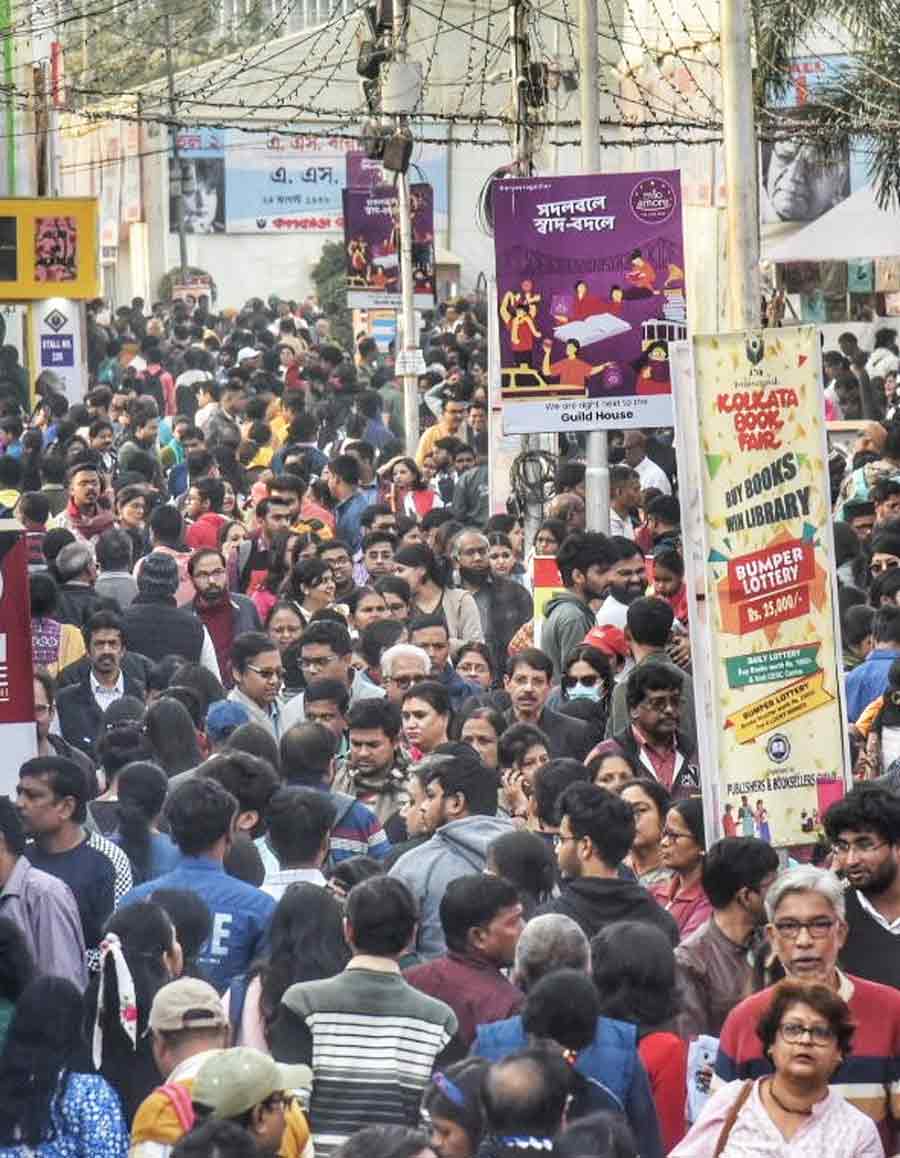 People throng the 47th International Kolkata Book Fair on the last Sunday before it ends on January 31