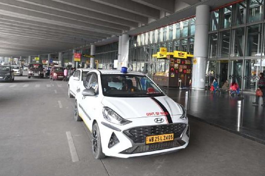 A beacon-fitted car with a “Govt of India” sticker parked in front of the terminal of the Kolkata airport, on the arrival level, on Sunday. The vehicle remained parked there for over an hour