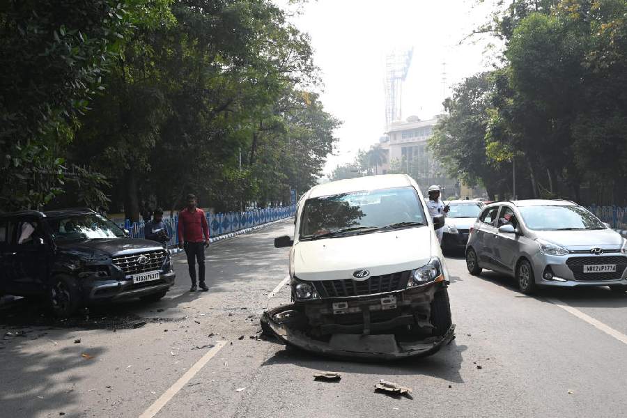 The Hyundai Creta (black) and the Mahindra Xylo (white) after the accident near Raj Bhavan on Monday afternoon.
