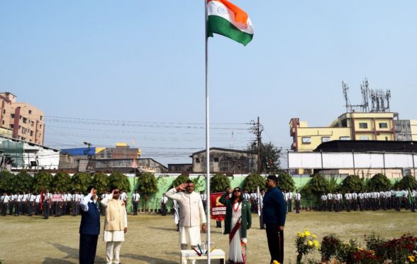 The 75th Republic Day at Agrasain Boys’ School was celebrated with grandeur and elegance, in the form of a cultural event. The cultural event started off with the unfurling and the hoisting of the tri – color flag by the Chairman, Sri. Satya Narayan Deoralia