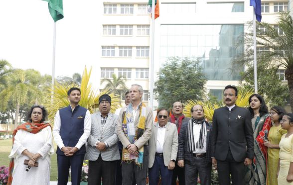 The day started with the unfurling of the National Flag at The Heritage School campus by the Chief Guest in the presence of Shri Vikram Swarup, Chairman, School Managing Committee, The Heritage School, Ms. Seema Sapru, Principal, The Heritage School, Mr. Pradip Agarwal, CEO, Heritage Group of Institutions, Mr. Vivek Dinodia, Executive Director, Hi-Tech Systems Pvt. Ltd. and other teachers and staff members of the School