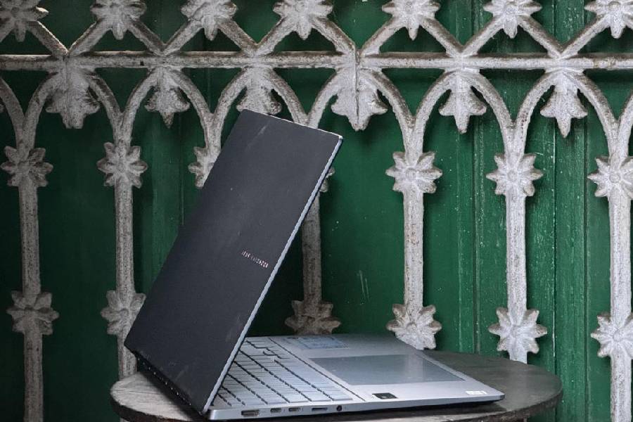 The laptop has a metal chassis and comes with a powerful chipset.