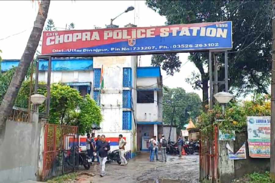 Chopra Flogging Incident Row Over Chopra Flogging Victims Defamation Suit Against Cpm Chief 7515