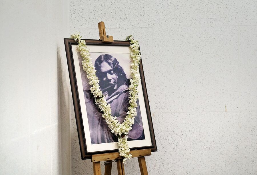 Alipore Museum and the cultural organisation Chhayanat (Kolkata) paid homage to Kazi Nazrul Islam on his 125th birth anniversary at the Alipore Museum auditorium recently