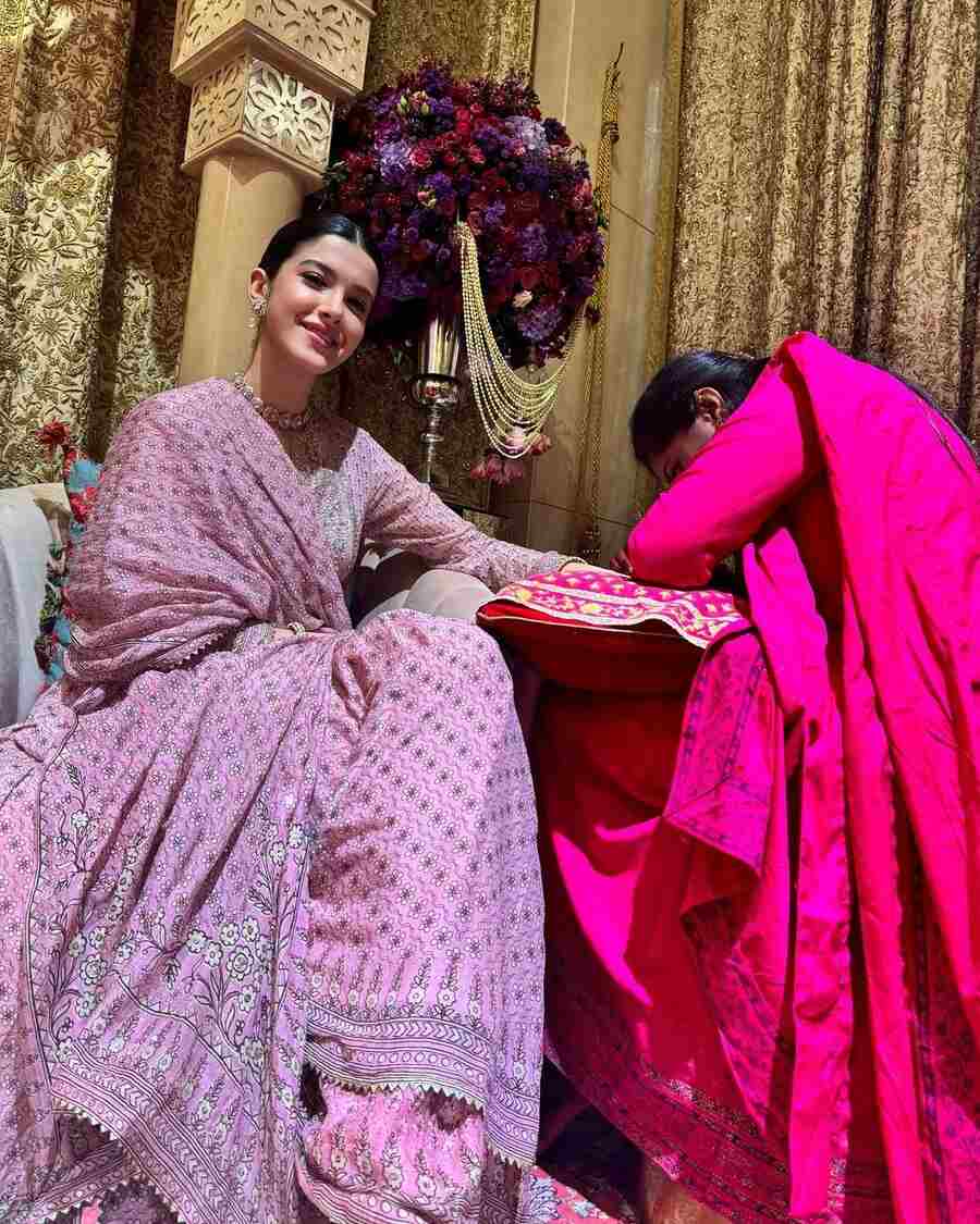 Shanaya Kapoor, who is set to make her acting debut with Mohanlal’s pan-India film Vrushabha, donned a pink anarkali with golden border and zari embroidery. “Mehendi today, memories forever,” she captioned her pictures on Instagram.
