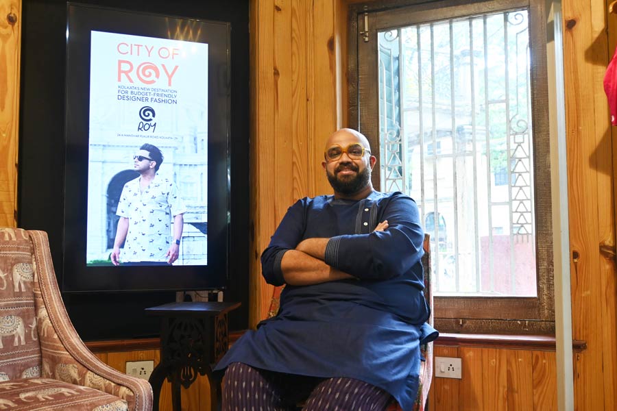 ‘Roy’ currently focusses on men’s apparel — shirts and kurtas. But the store also has readymade blouses for women. The fashion guru, who also has an popular store called Bohurupi Santiniketan (at 20, 12B, Grahams Land, Tollygunge), plans to launch a women’s line at ‘Roy’ too. ‘You can say it’s a fast-fashion brand, but keeping my aesthetics intact. The fabric, the material, the cuts are classic, but they are also very trendy at the same time,” shared Abhisek about the line