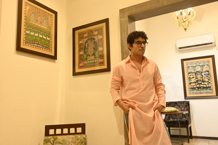 When asked which two Tollywood actresses would be his pick for the womens’ line, the designer was in a fix. ‘I think Swastika (Mukherjee and Dutta), Ishaa, Oindrila, Devlina — depending on what collection we are launching, we will plan accordingly,’ said Abhisek