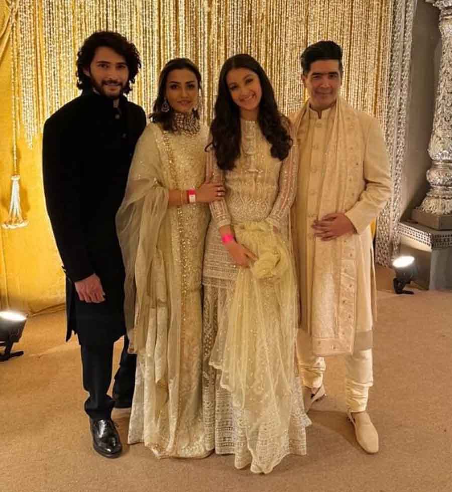 Mahesh, Namrata, Sitara shared the same frame with Manish Malhotra at the wedding that took place in Mumbai’s Jio Convention Centre. The fashion-designer-turned-producer sported an off-white kurta with trousers.