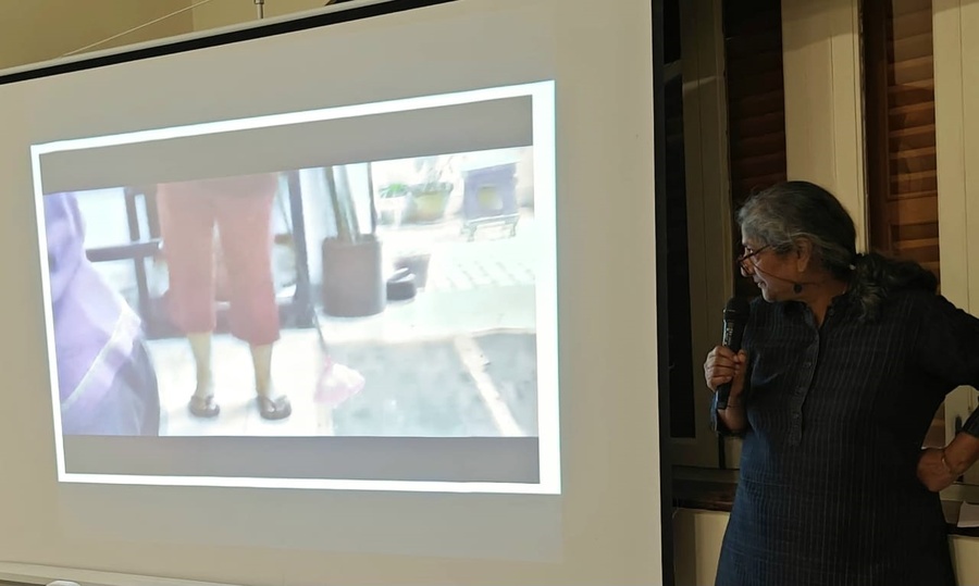 In ancient times, it was believed that phenomena involving high temperatures — like lightning strikes, the impact of meteorites and volcanic eruptions — often resulted in rocks forming into unique glass shapes after cooling and solidifying