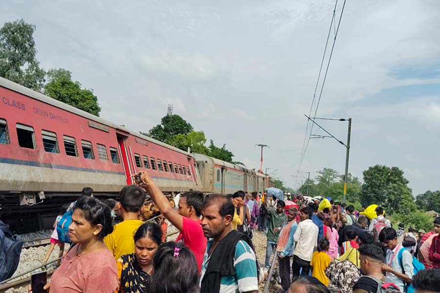 उत्तर प्रदेश में रेल हादसा, राहत कार्य में तेजी लाने के निर्देश 

NATIONAL NEWS Rail accident in Uttar Pradesh, instructions to speed up relief work