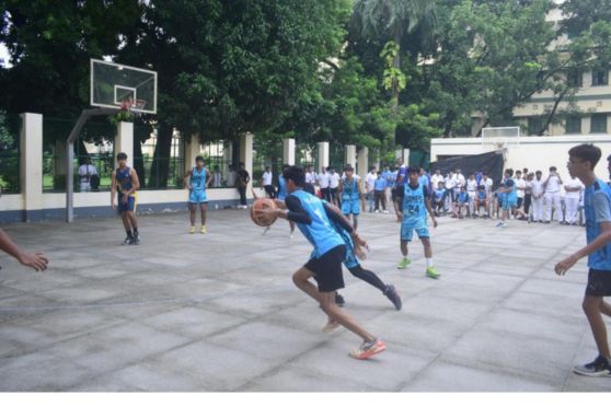 X-Hoop brought thrilling basketball action to Xuberance '24. Calcutta International School narrowly defeated DPS Ruby Park, while La Martiniere for Boys dominated Heritage 21-6. The finals saw a nail-biting match where La Martiniere for Boys emerged victorious with a 13-12 win over CIS. The event highlighted impressive skills, teamwork, and sportsmanship, inspiring all participants.