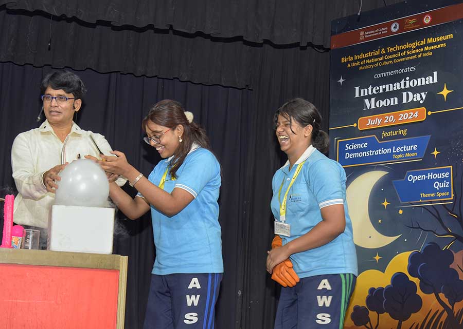 To mark the anniversary of the first landing by humans on the moon as part of the Apollo 11 Lunar Mission, Birla Industrial and Technological Museum, Kolkata, commemorated the International Moon Day on Saturday with science demonstration lecture on moon and an open-house quiz on space for over 170 students from Salkia Vikram Vidhyalaya and Adamas World School 