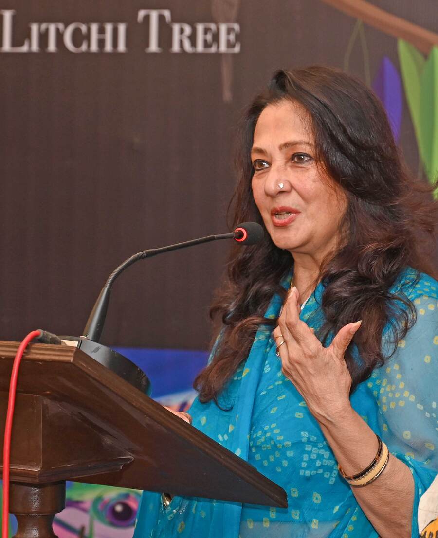 Talking about the book, Moon Moon Sen said, ‘Anjana’s memoir is a beautiful ode to her childhood. It captures the innocence and wonder of a time that many of us long for. Her stories are not just personal recollections but a shared history that resonates with all of us’